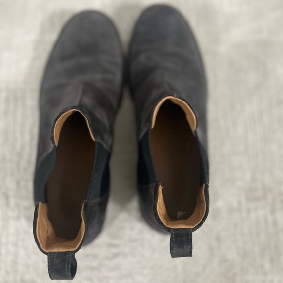 Vince Sawyer Suede Chelsea Boots display picture 1